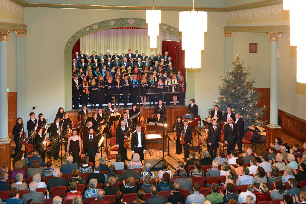 Das erste "Ein Dorf singt"-Konzert am 20.12.2013.